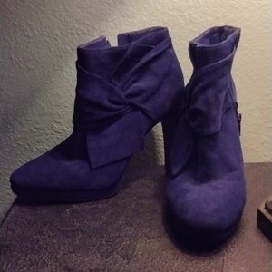 Gianni Bini Blue Heeled Ankle Boots Size 9.5